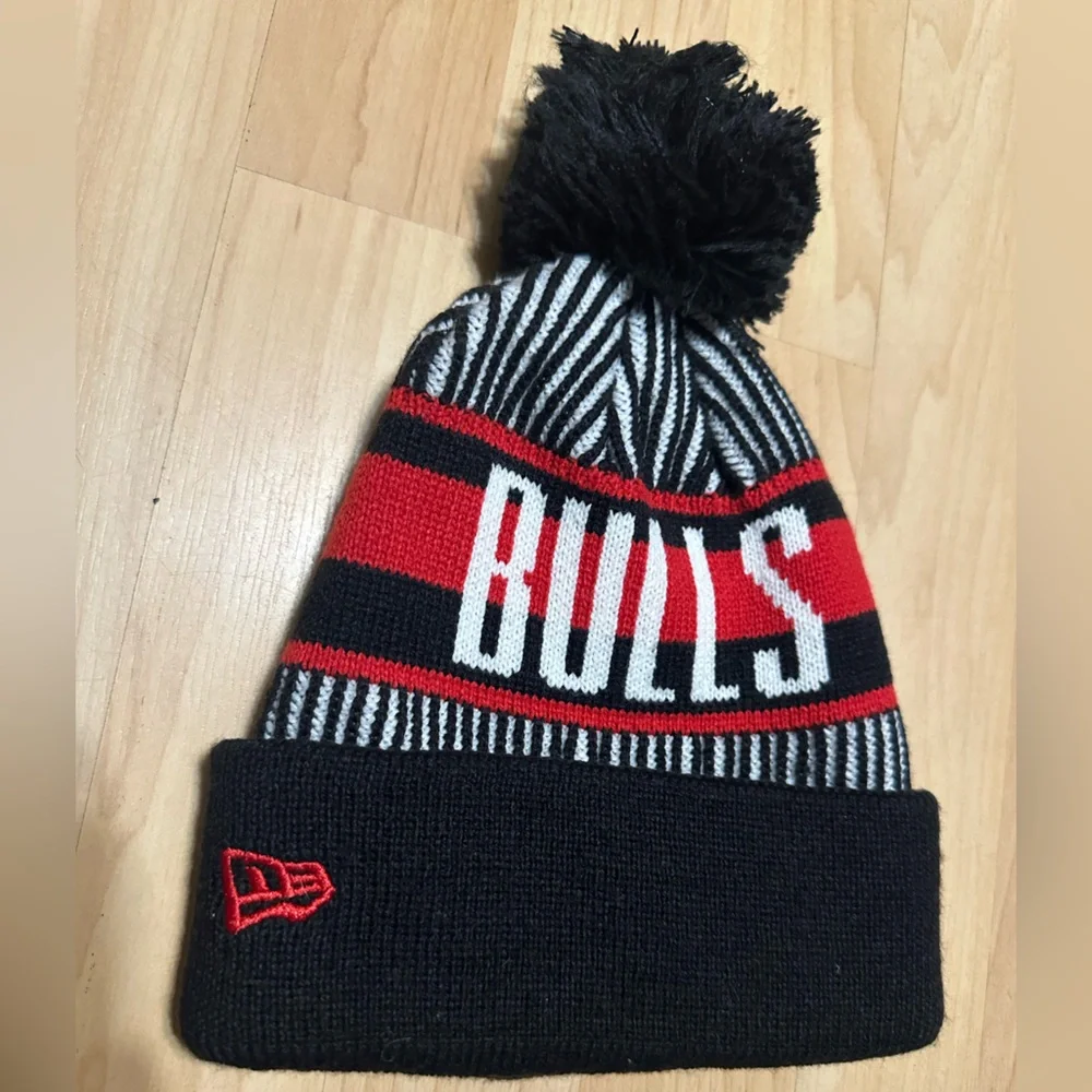 Chicago Bulls Pom-Pom Beanie
